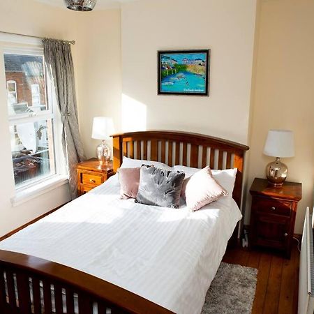 Cheerful 2 Bedroom House In The Heart Of เบลฟาสต์ ภายนอก รูปภาพ