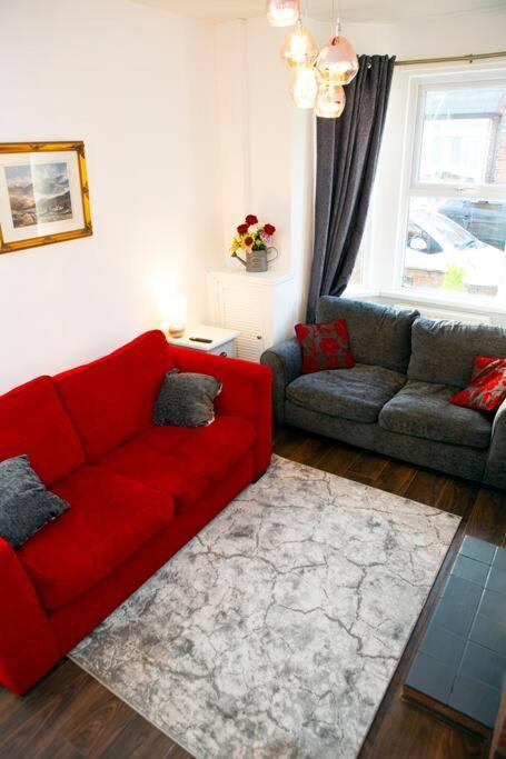 Cheerful 2 Bedroom House In The Heart Of เบลฟาสต์ ภายนอก รูปภาพ