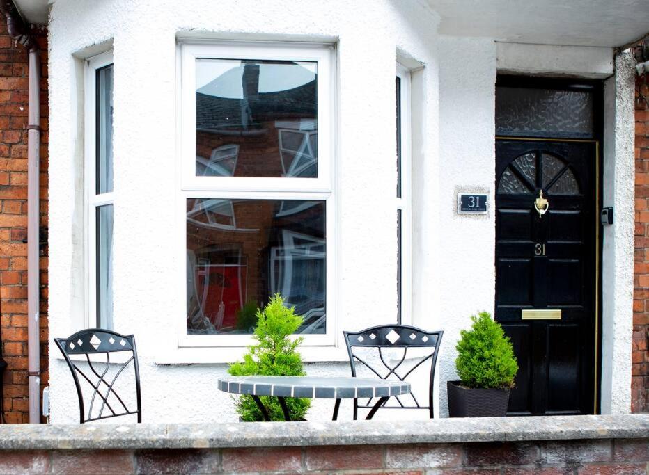 Cheerful 2 Bedroom House In The Heart Of เบลฟาสต์ ภายนอก รูปภาพ